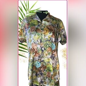 Pajama set - floral pattern size S short sleeve
Pre - owned good condition